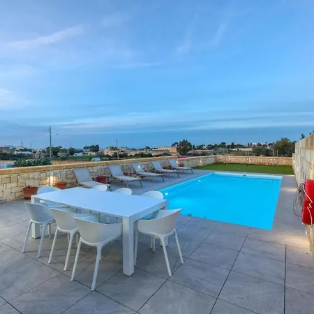 Dom wakacyjny Lux With Private Pool, Bbq & Rooftop Oasis By 360 Estates *