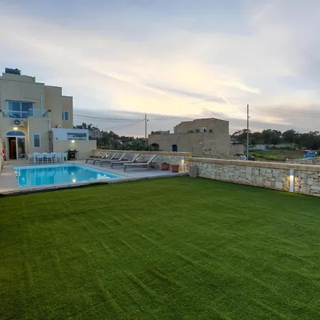 Lux With Private Pool, Bbq & Rooftop Oasis By 360 Estates