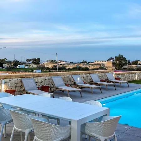 Lux With Private Pool, Bbq & Rooftop Oasis By 360 Estates 別荘